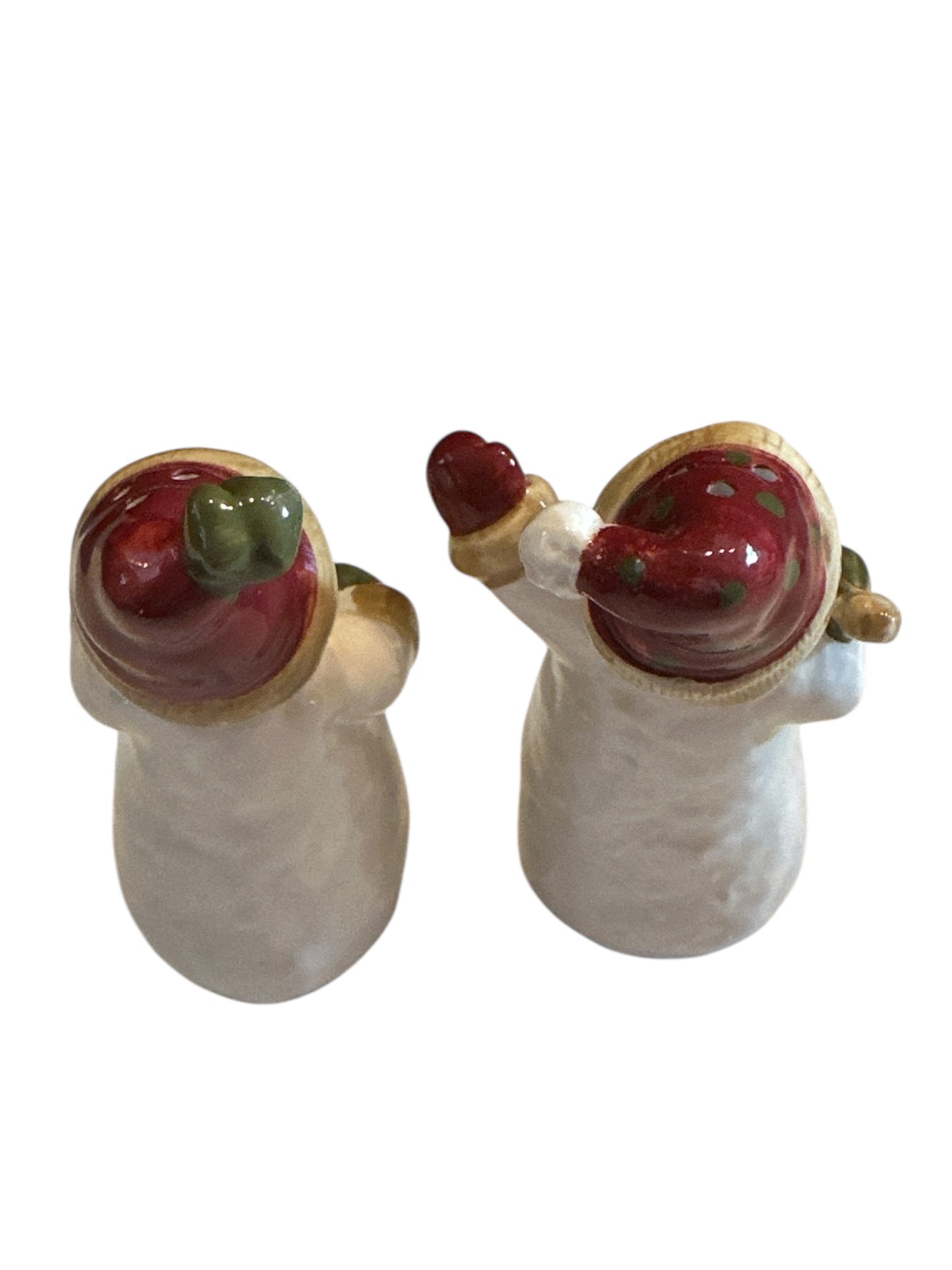 Adorable Snowman Salt and Pepper Shakers